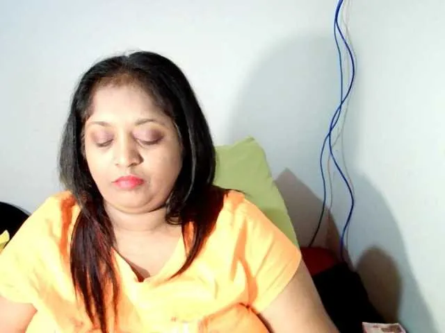 Live sex webcam photo for Indiantasha #287986521