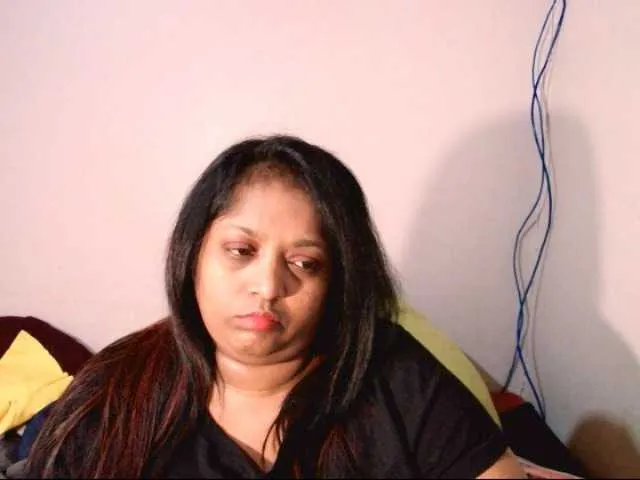 Live sex webcam photo for Indiantasha #287986533