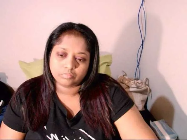 Live sex webcam photo for Indiantasha #287986544
