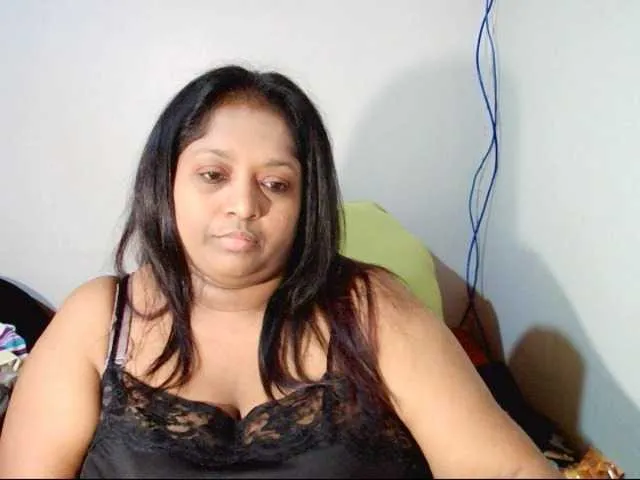 Live sex webcam photo for Indiantasha #287986560