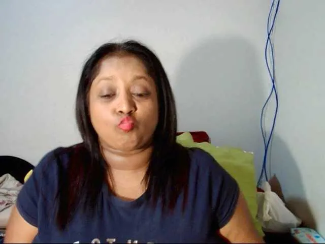 Live sex webcam photo for Indiantasha #287986574