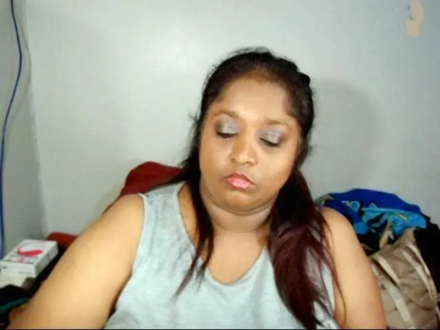 Live sex webcam photo for Indiantasha #287986624