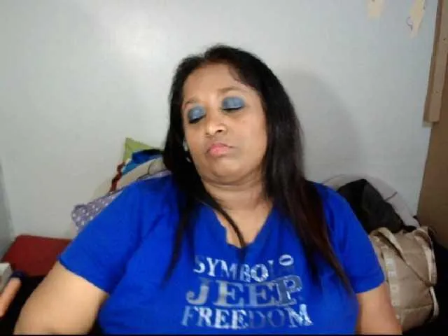 Live sex webcam photo for Indiantasha #287986634