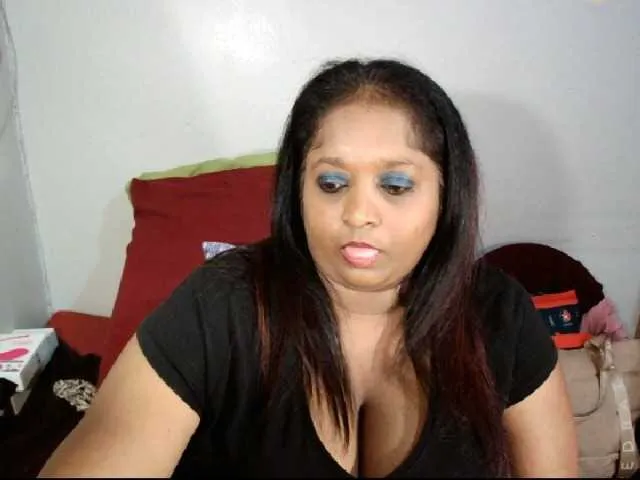 Live sex webcam photo for Indiantasha #287986636
