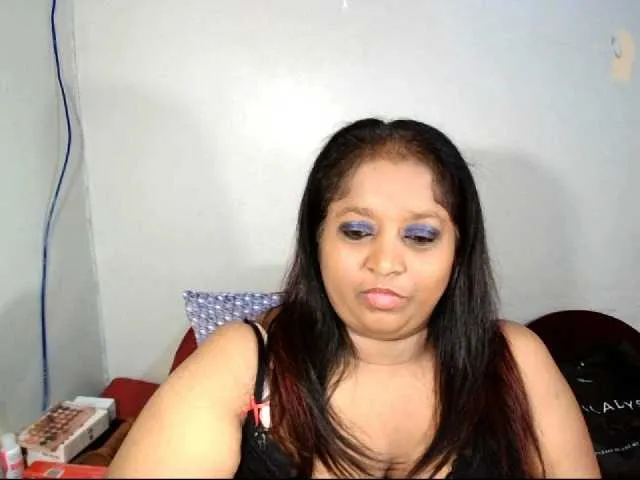 Live sex webcam photo for Indiantasha #287986641
