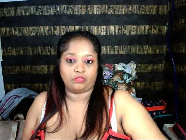 Live sex webcam photo for Indiantasha #287986676
