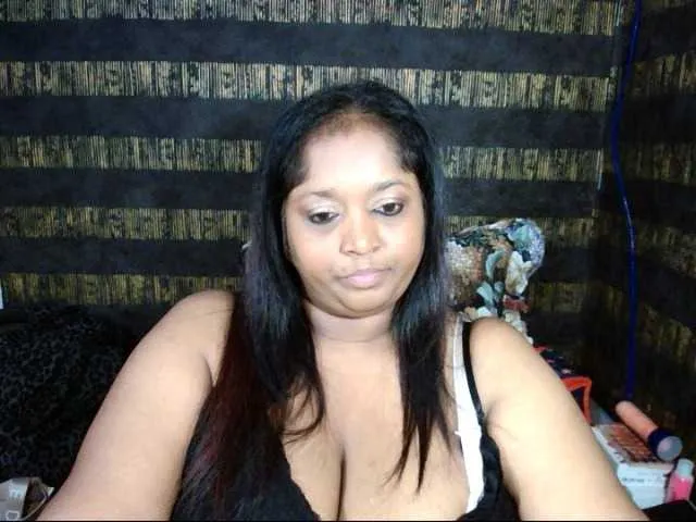 Live sex webcam photo for Indiantasha #287986686