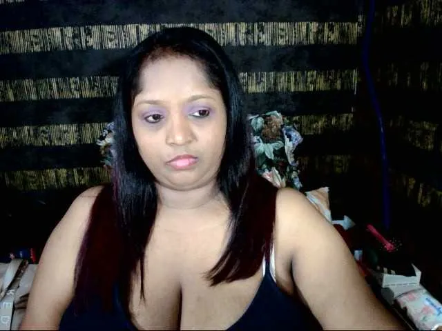 Live sex webcam photo for Indiantasha #287986688