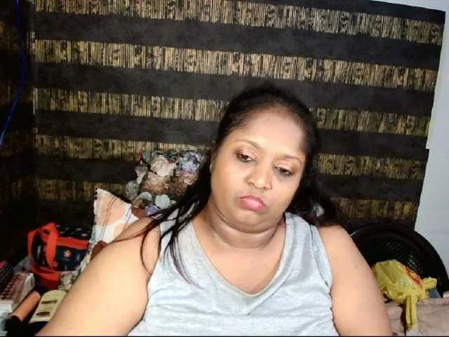 Live sex webcam photo for Indiantasha #287986701
