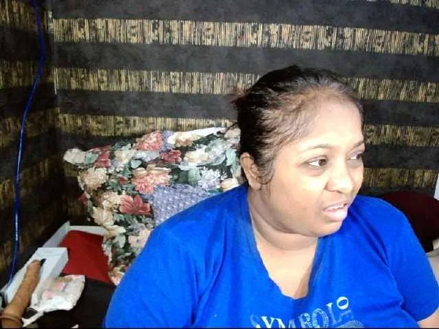 Live sex webcam photo for Indiantasha #287986717