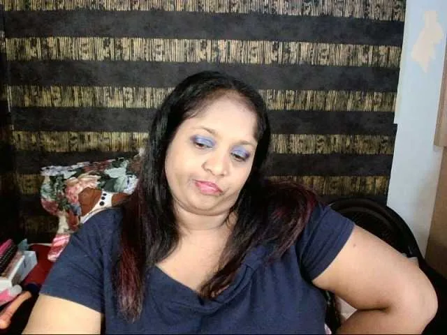 Live sex webcam photo for Indiantasha #287986754