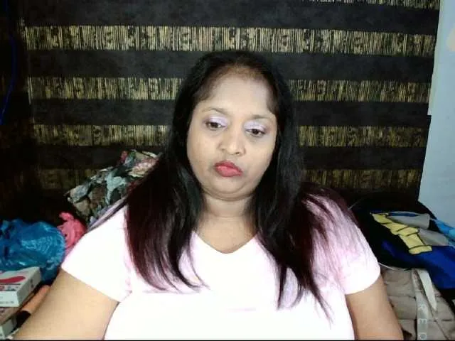 Live sex webcam photo for Indiantasha #287986766