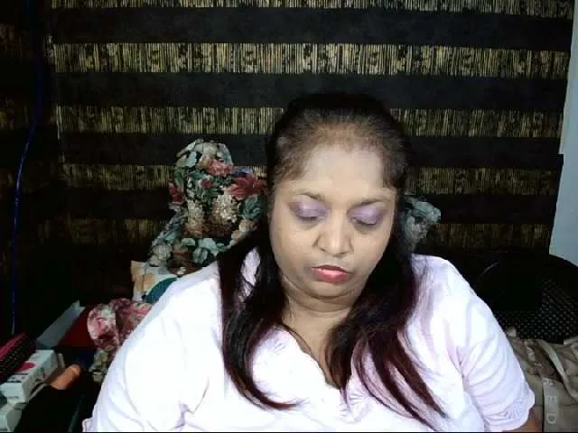 Live sex webcam photo for Indiantasha #287986780