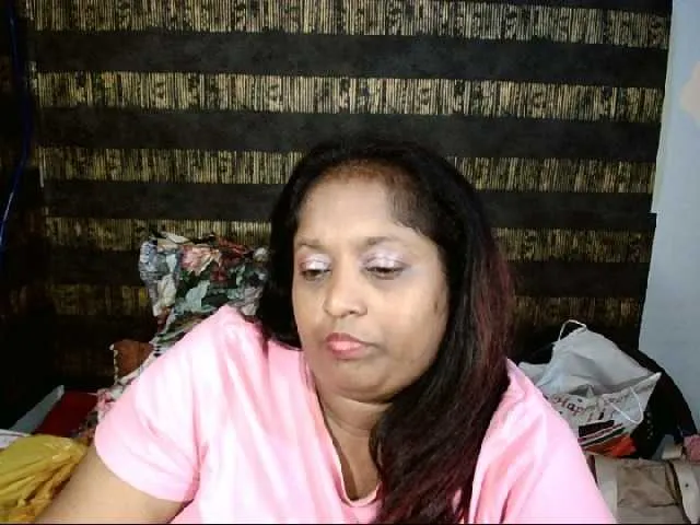 Live sex webcam photo for Indiantasha #287986788