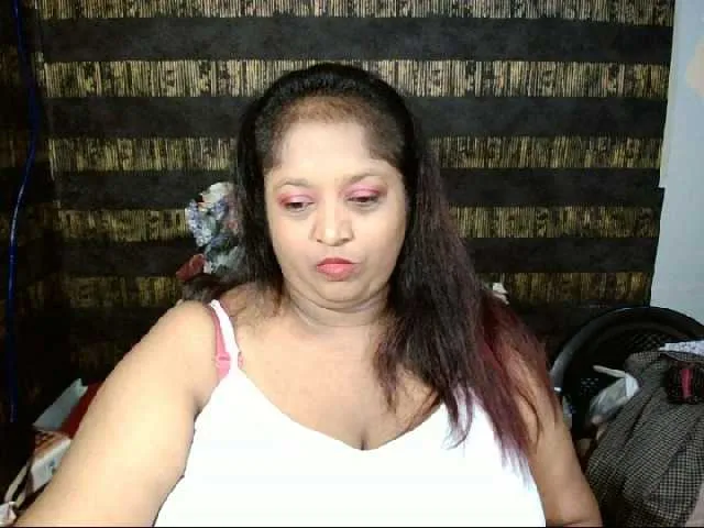 Live sex webcam photo for Indiantasha #287986792