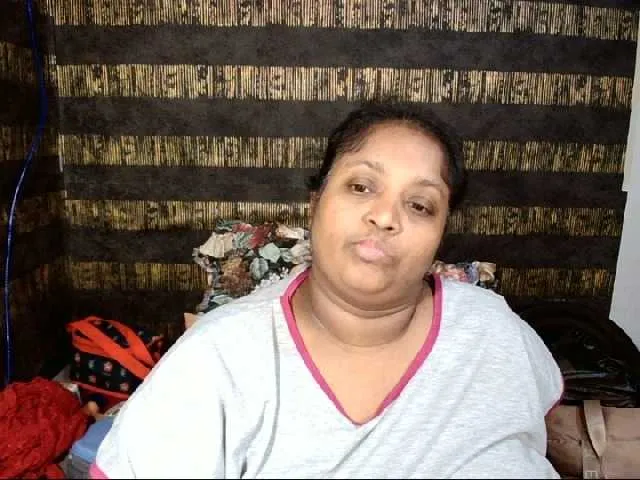 Live sex webcam photo for Indiantasha #287986799