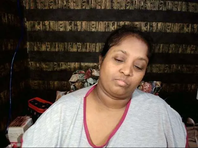 Live sex webcam photo for Indiantasha #287986800