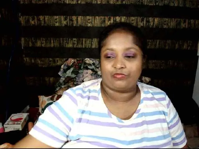 Live sex webcam photo for Indiantasha #287986804