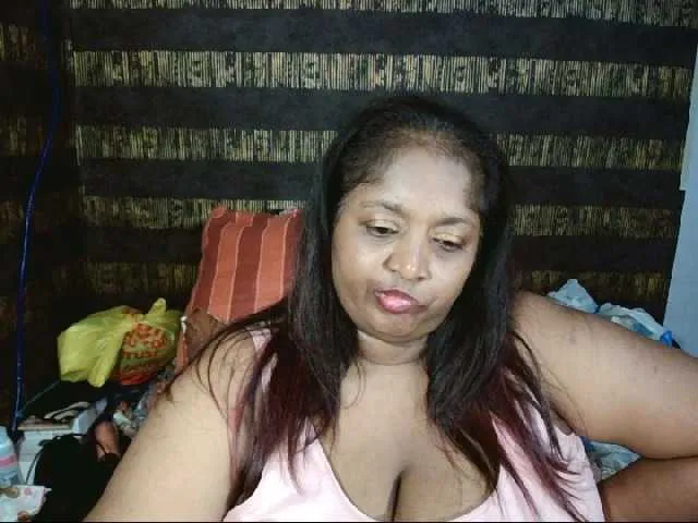 Live sex webcam photo for Indiantasha #287986807