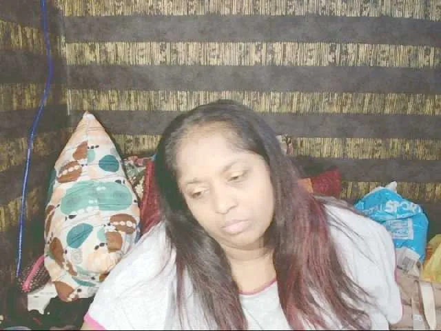 Live sex webcam photo for Indiantasha #287986809