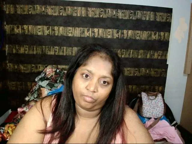 Live sex webcam photo for Indiantasha #287986819