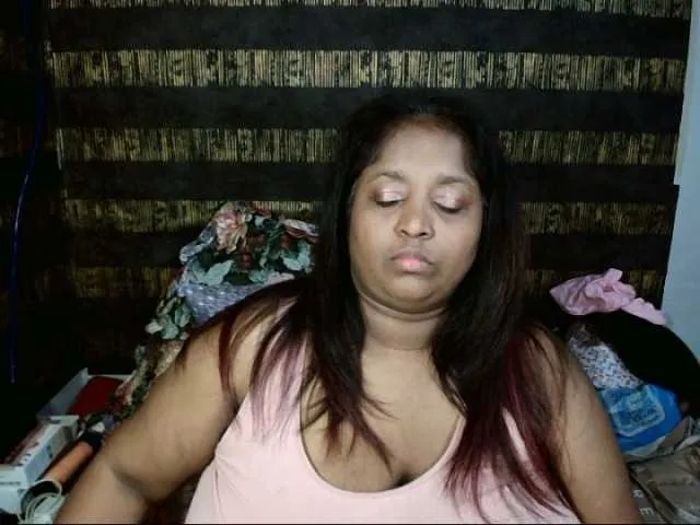 Live sex webcam photo for Indiantasha #287986821