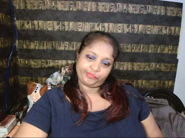 Live sex webcam photo for Indiantasha #287986827