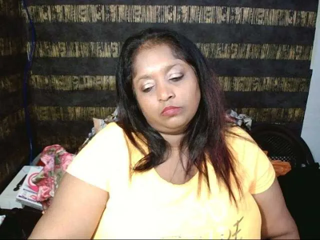 Live sex webcam photo for Indiantasha #287986831