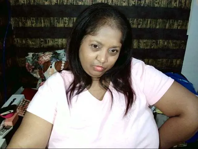 Live sex webcam photo for Indiantasha #287986835
