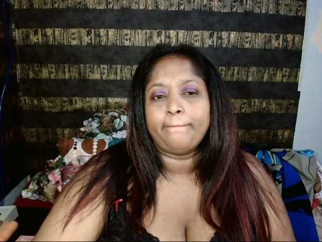 Live sex webcam photo for Indiantasha #287986844