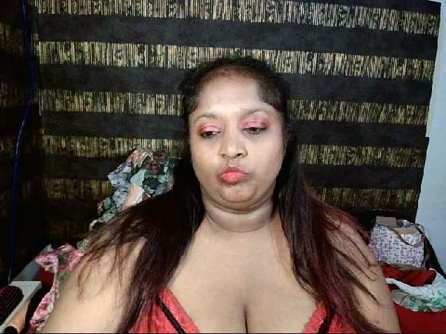 Live sex webcam photo for Indiantasha #287986847