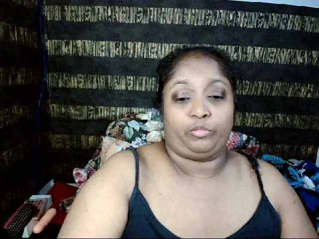Live sex webcam photo for Indiantasha #287986849