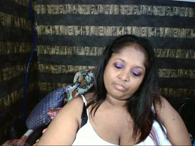 Live sex webcam photo for Indiantasha #287986851