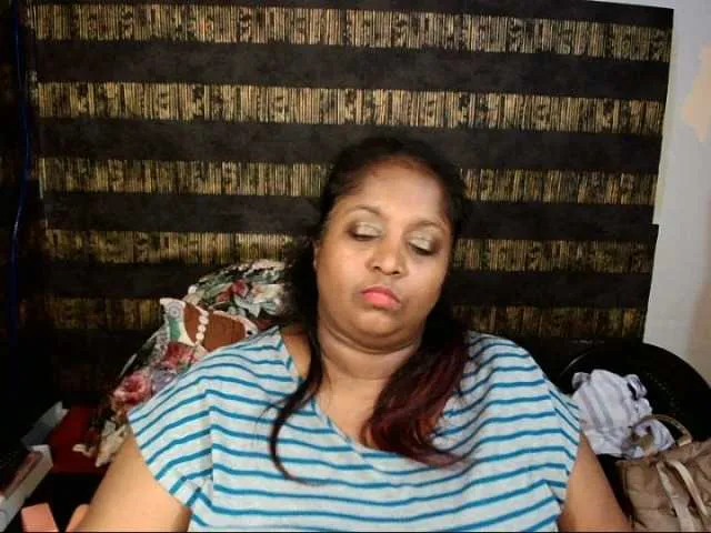 Live sex webcam photo for Indiantasha #287986857