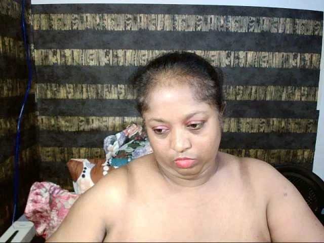 Live sex webcam photo for Indiantasha #287986859