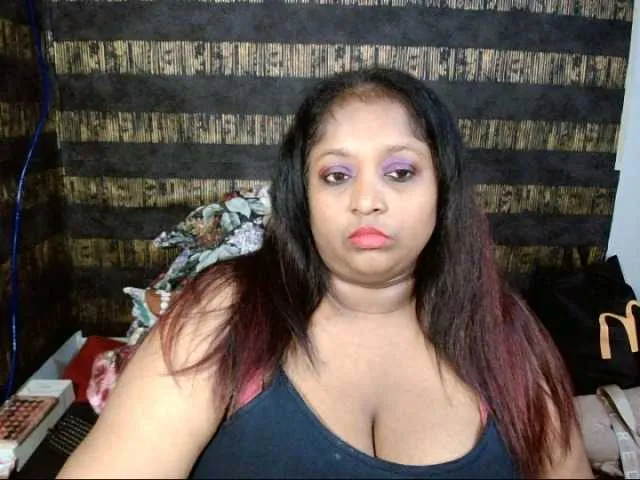 Live sex webcam photo for Indiantasha #287986863