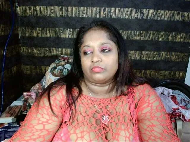 Live sex webcam photo for Indiantasha #287986869