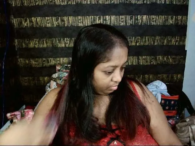Live sex webcam photo for Indiantasha #287986875