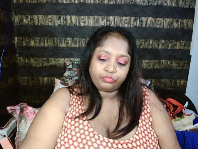 Live sex webcam photo for Indiantasha #287986879