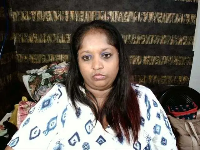 Live sex webcam photo for Indiantasha #287986885