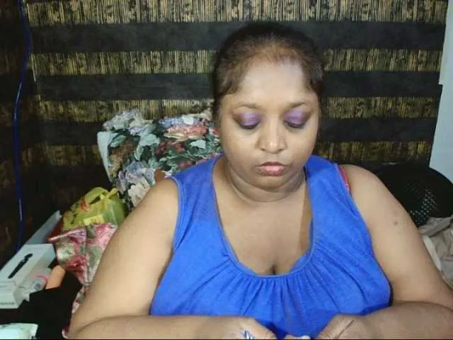 Live sex webcam photo for Indiantasha #287986887