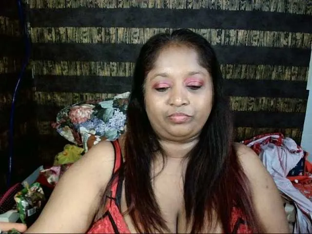 Live sex webcam photo for Indiantasha #287986888