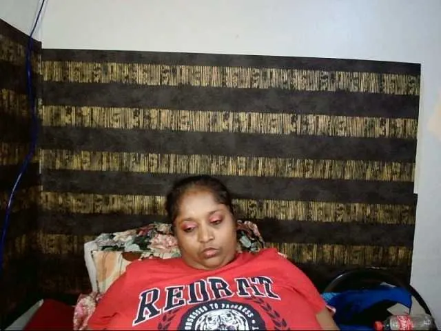 Live sex webcam photo for Indiantasha #287986890