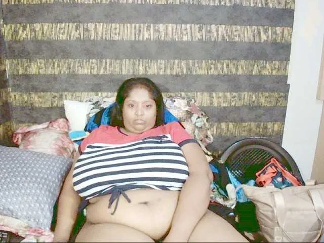 Live sex webcam photo for Indiantasha #287986894