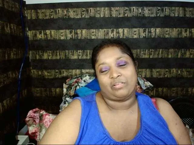 Live sex webcam photo for Indiantasha #287986897