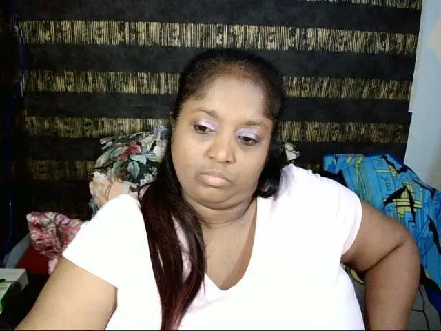 Live sex webcam photo for Indiantasha #287986900