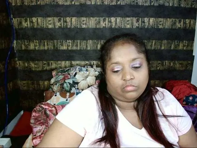 Live sex webcam photo for Indiantasha #287986901