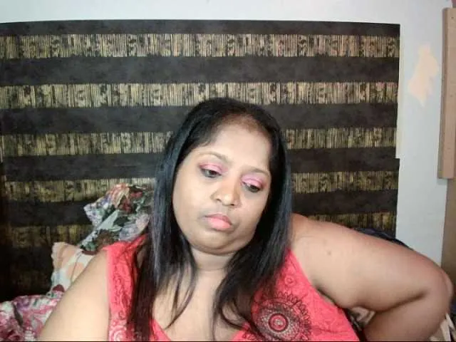Live sex webcam photo for Indiantasha #287986907