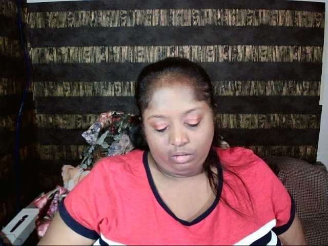 Live sex webcam photo for Indiantasha #277711922