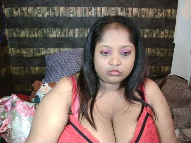 Live sex webcam photo for Indiantasha #277771419